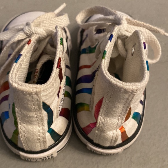 Converse toddler Girls Velcro size 6 high top rainbow zebra all star sneakers - Picture 4 of 5